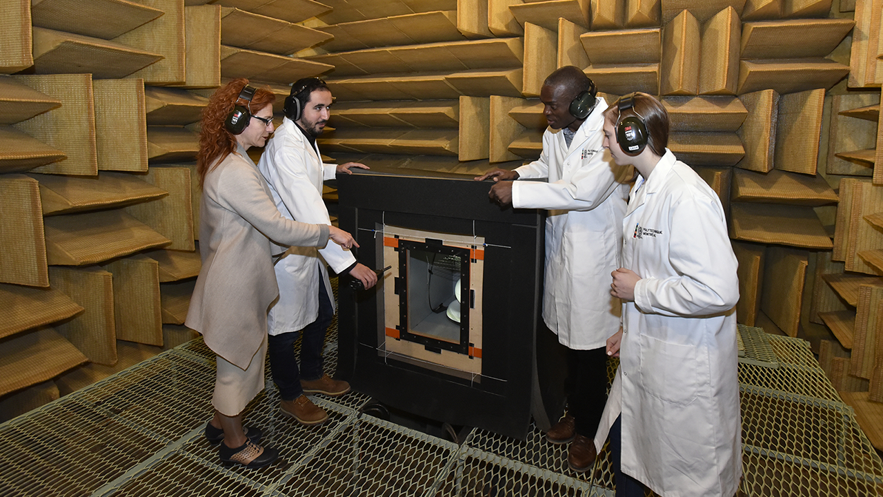 Fabrication additive de matériaux au laboratoire de Daniel Therriault