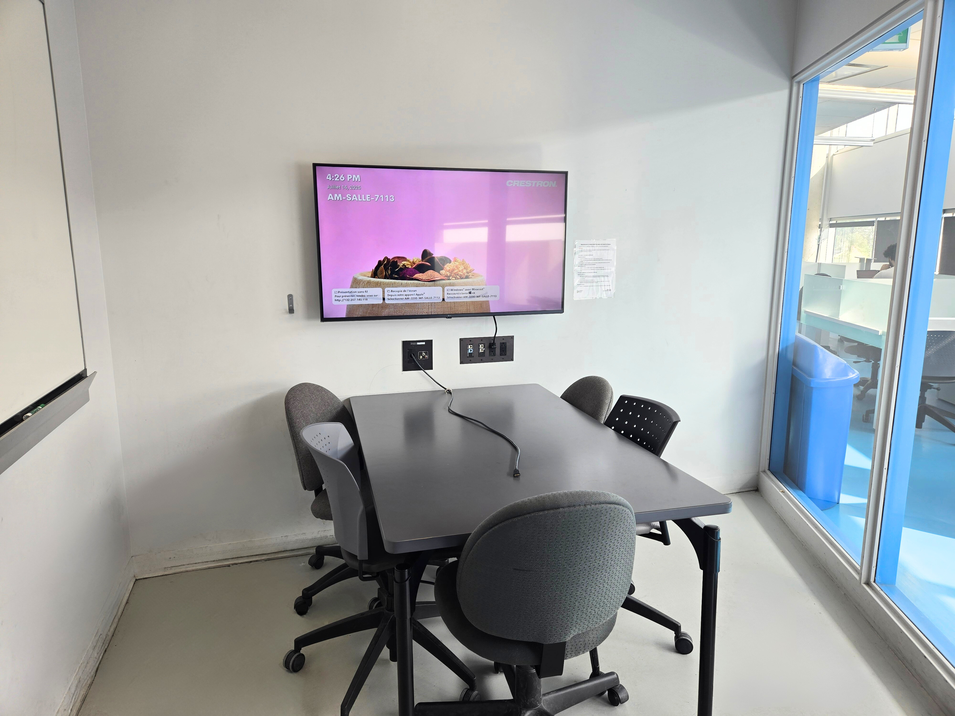Salle de travail en équipe