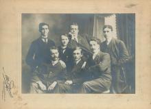Groupe d'étudiants de l'École Polytechnique,  [entre 1907 et 1909]