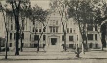 École Polytechnique au 228, St-Denis, 1909;  Fonds des documents historiques de l’École Polytechnique de Montréal, 999-305-47/46.