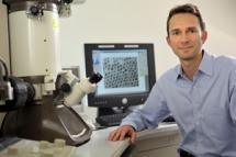 Nanoparticules paramagnétiques à base d’oxydes, de fluorures de terres rares et de silice  mésoporeuse pour l’imagerie par résonance magnétique (IRM)