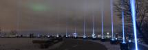 Faisceaux lumineux sur le mont Royal