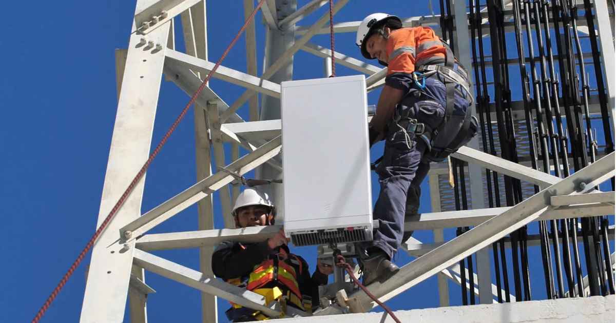 Installation d'une antenne 5G. (Photo : Ericsson) Installation d'une antenne 5G. (Photo : Ericsson)