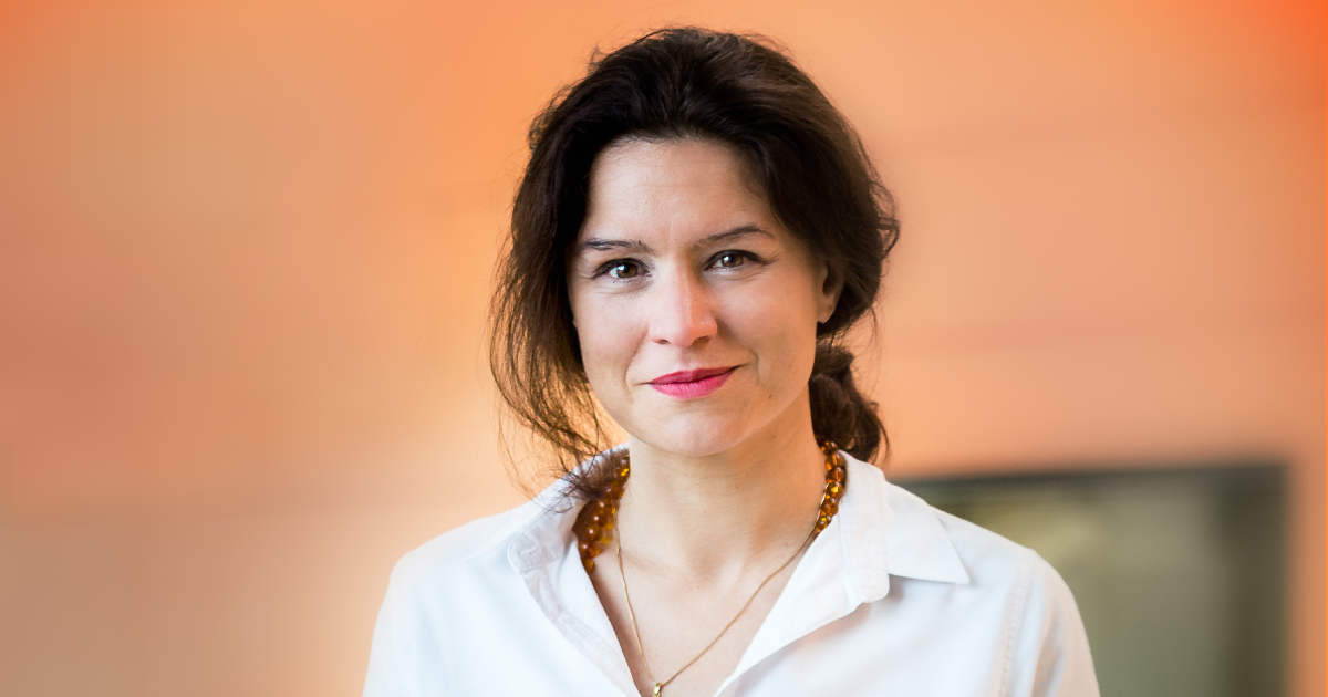 Clara Santato, professeure titulaire au Département de génie physique Clara Santato, professeure titulaire au Département de génie physique