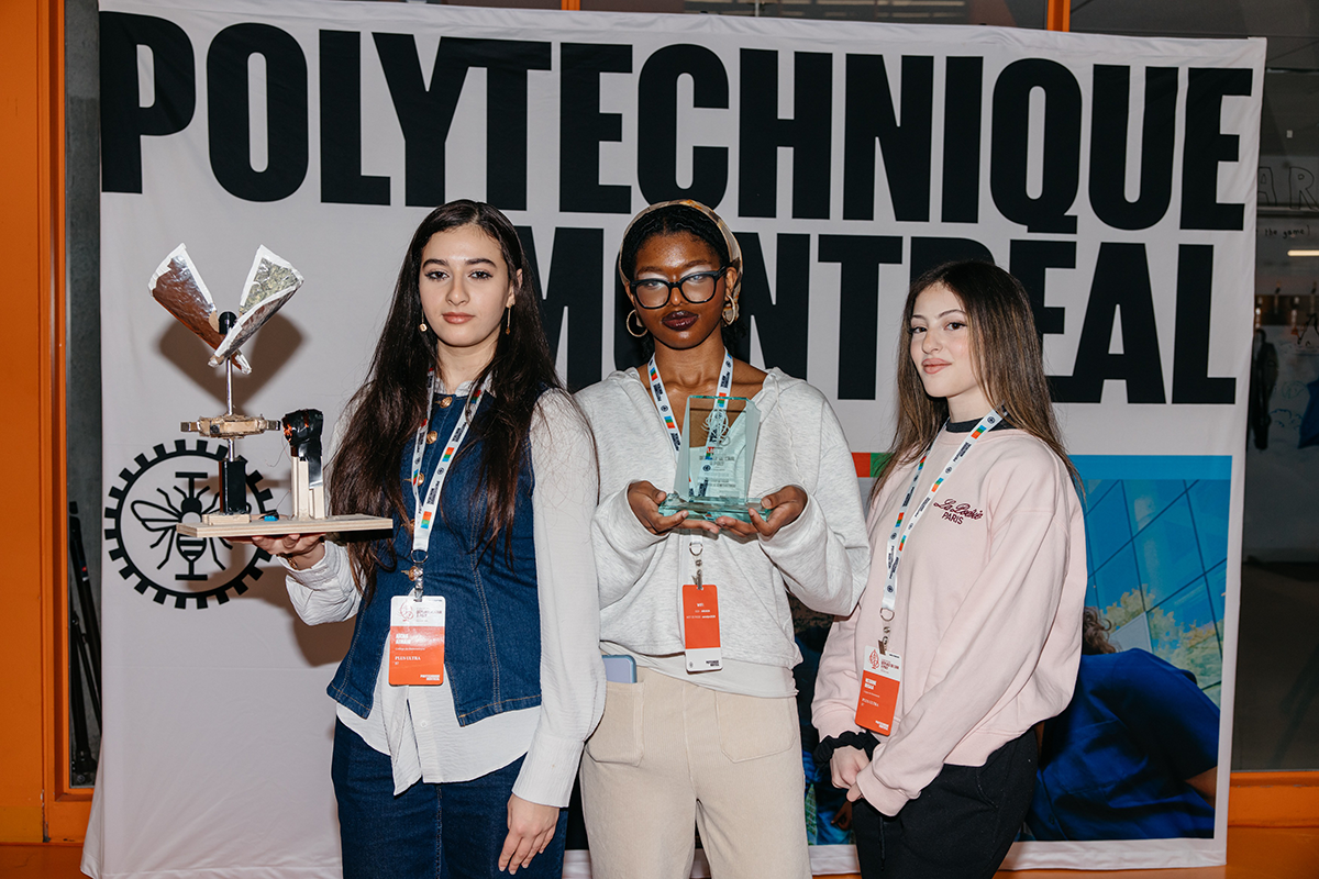 Les membres de l’équipe « Plus Ultra » au concours « Déplace de l'air à Poly » 2026 à Polytechnique Montréal. (Photo : Annie Diotte) Les membres de l’équipe « Plus Ultra » au concours « Déplace de l'air à Poly » 2026 à Polytechnique Montréal. (Photo : Annie Diotte)