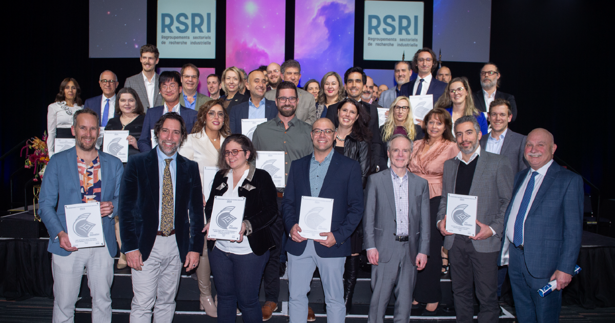Les représentantes et représentants des projets lauréats de prix Regroupements sectoriels de recherche industrielle au 34e Gala des Prix Innovation de l'ADRIQ. (Photo : ADRIQ) Les représentantes et représentants des projets lauréats de prix Regroupements sectoriels de recherche industrielle au 34e Gala des Prix Innovation de l'ADRIQ. (Photo : ADRIQ)