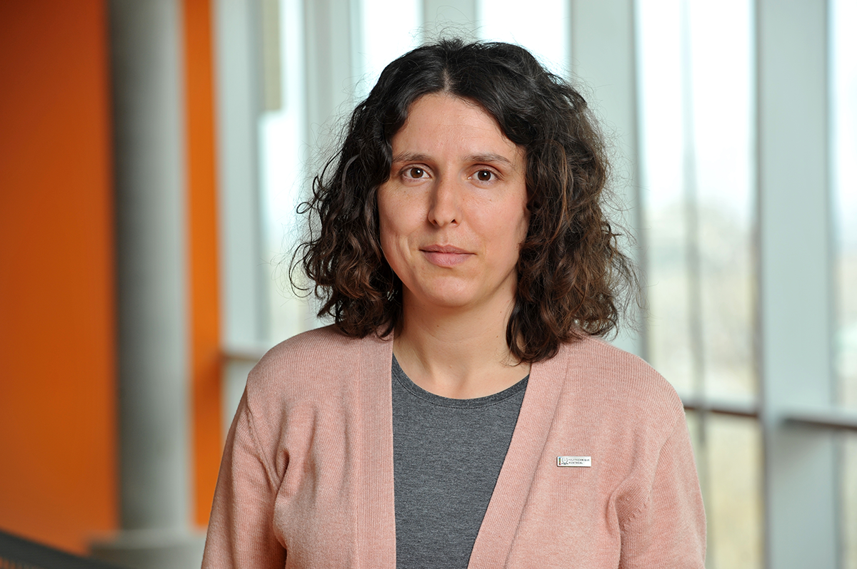 Dominique Claveau-Mallet, professeure agrégée au Département des génies civil, géologique et des mines. (Photo : Denis Bernier) Dominique Claveau-Mallet, professeure agrégée au Département des génies civil, géologique et des mines. (Photo : Denis Bernier)