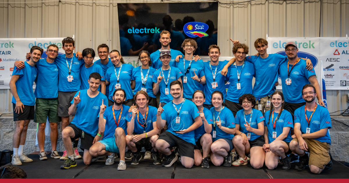 Les membres de l’équipe de compétition d’Esteban lors de l’Electrek Formula Sun Grand Prix 2025