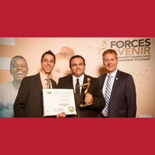 Mohamed Khalil et des représentants de l'ACEE du Québec lors du gala universitaire Forces AVENIR 2017.