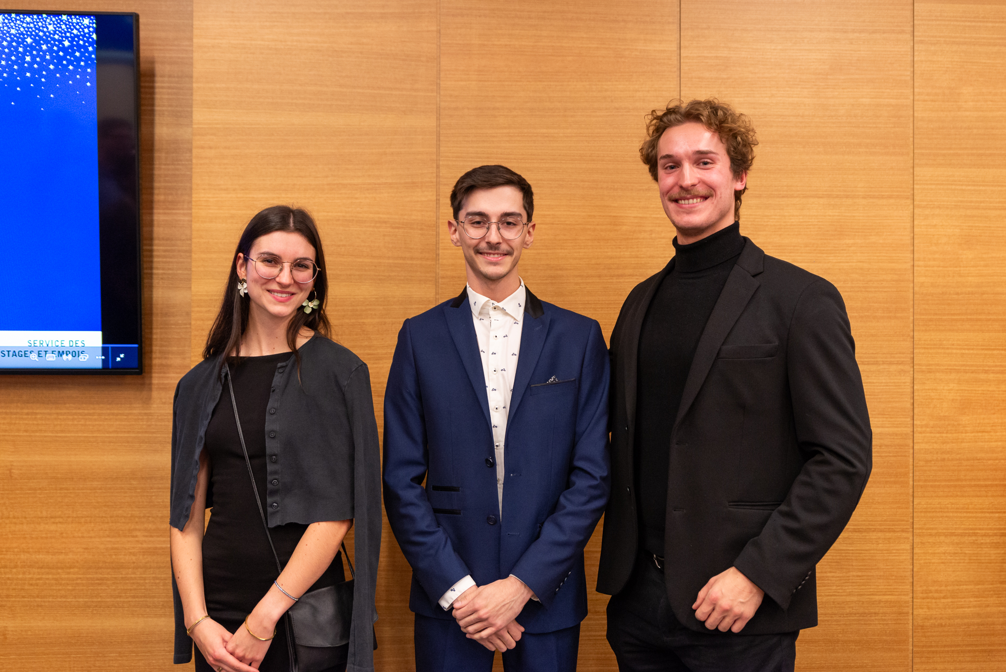 Agathe Girodet,Thomas Charland et Nicolas Saucier Magistry, lauréats du volet vidéo du concours « Stagiaires en action » du Service des stages et emplois de Polytechnique Montréal. (Photo : Isabelle L'heureux Leblanc) Agathe Girodet,Thomas Charland et Nicolas Saucier Magistry, lauréats du volet vidéo du concours « Stagiaires en action » du Service des stages et emplois de Polytechnique Montréal. (Photo : Isabelle L'heureux Leblanc)