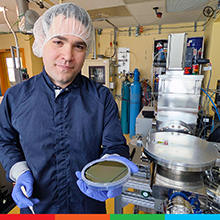 Patrick Daoust, postdoctoral fellow at Polytechnique Montréal, is fabricating quantum structures on silicon wafers using epitaxial growth.