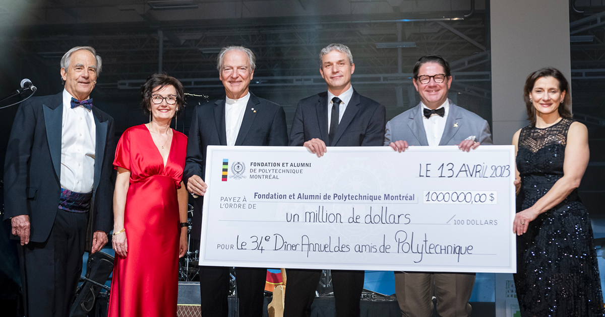 Annonce du montant récolté lors du 34e Dîner annuel des amis de Polytechnique. (Photo : Mathieu Deshayes) Annonce du montant récolté lors du 34e Dîner annuel des amis de Polytechnique. (Photo : Mathieu Deshayes)