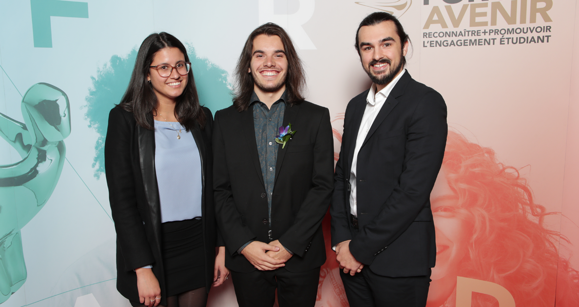 Camila Silveira, Xavier Ouimet et Martin Crouan de la société technique PolyOrbite, finaliste dans la catégorie « Sciences et applications technologiques ». Camila Silveira, Xavier Ouimet et Martin Crouan de la société technique PolyOrbite, finaliste dans la catégorie « Sciences et applications technologiques ».