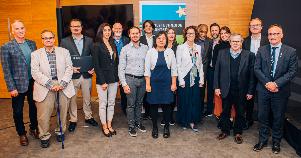 Des personnes honorées au Gala Polychrome 2024, en compagnie de François Bertrand, directeur de la recherche et de l'innovation de Polytechnique Montréal (première personne à gauche). (Photo : Caroline Perron)