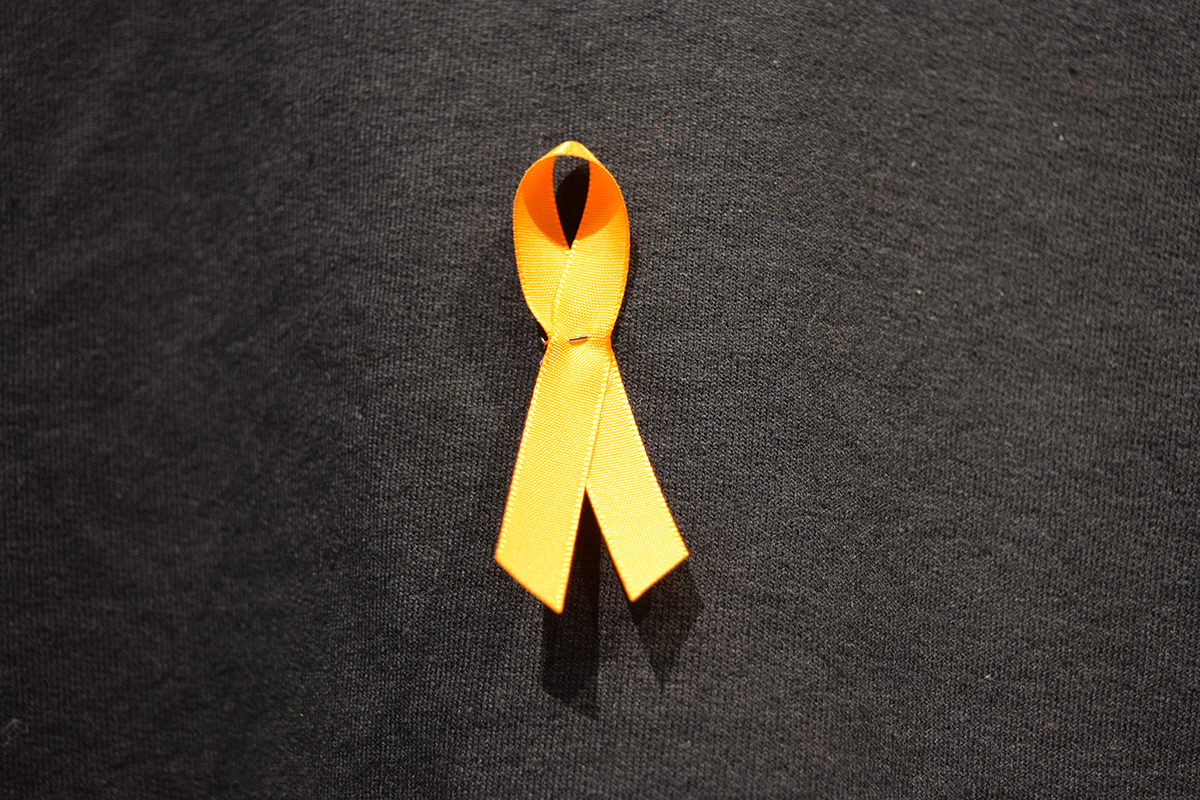Un ruban orange qui exprime la solidarité avec les Autochtones à l'occasion de la Journée nationale de la vérité et de la réconciliation. Un ruban orange qui exprime la solidarité avec les Autochtones à l'occasion de la Journée nationale de la vérité et de la réconciliation.
