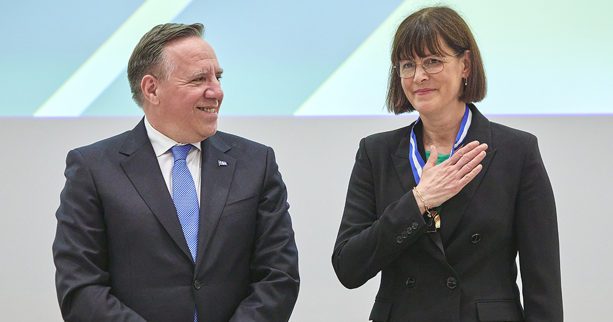Le premier ministre François Legault et Sophie D’Amours. (Photo : Ordre national du Québec) Le premier ministre François Legault et Sophie D’Amours. (Photo : Ordre national du Québec)