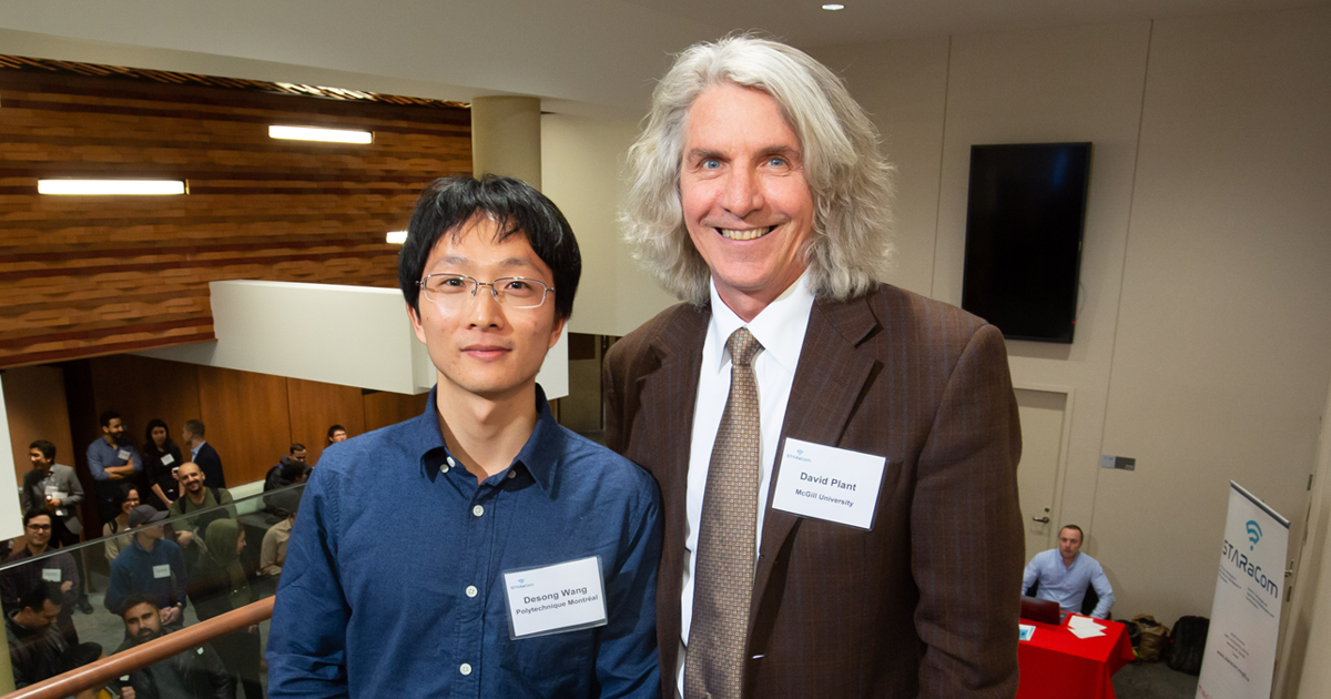 De gauche à droite : Desong Wang, doctorant en génie électrique; David V. Plant, professeur au Département des génies électrique et informatique de l’Université McGill et directeur de STARaCom. (Photo : STARaCom) De gauche à droite : Desong Wang, doctorant en génie électrique; David V. Plant, professeur au Département des génies électrique et informatique de l’Université McGill et directeur de STARaCom. (Photo : STARaCom)