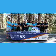 La délégation de la société technique Projet Esteban et le véhicule solaire Esteban 9, lors de l’American Solar Challenge 2018, aux États-Unis. (Photo : Projet Esteban)