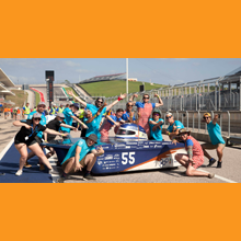 La délégation de la société technique Projet Esteban célèbre sa victoire à la compétition Formula Sun Grand Prix 2019, au Texas. (Photo : Projet Esteban)