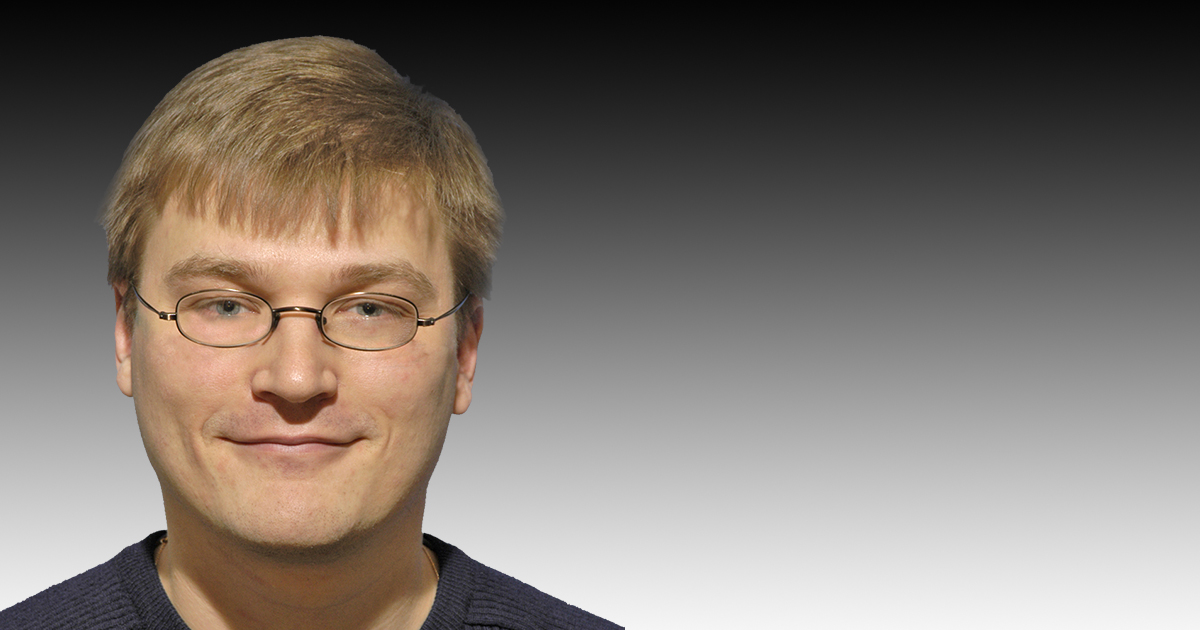 Maksim Skorobogatiy, professeur titulaire au Département de génie physique de Polytechnique Montréal. Maksim Skorobogatiy, professeur titulaire au Département de génie physique de Polytechnique Montréal.
