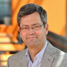 Sylvain Martel, titulaire de la Chaire de recherche du Canada en nanorobotique médicale et directeur du Laboratoire de nanorobotique de Polytechnique Montréal