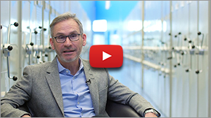 Vidéo de l'annonce de la Chaire philanthropique en génie des matériaux à Polytechnique Montréal Vidéo de l'annonce de la Chaire philanthropique en génie des matériaux à Polytechnique Montréal