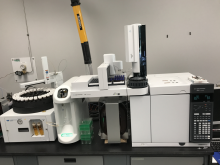 Drinking-water treatment and distribution: Gas chromatography with electron capture detection (GC-ECD) coupled with "purge and trap" system