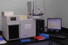 Traitement et distribution de l'eau potable : chromatographe en phase gazeuse (GC)