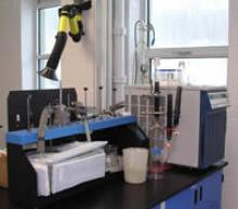 Appareils généraux d'analyse et de microbiologie (congélateurs, incubateurs, balances analytiques, systèmes d’eau ultra-pure, autoclaves, bain-marie, hottes laminaires de type 2, hottes chimiques, etc.).