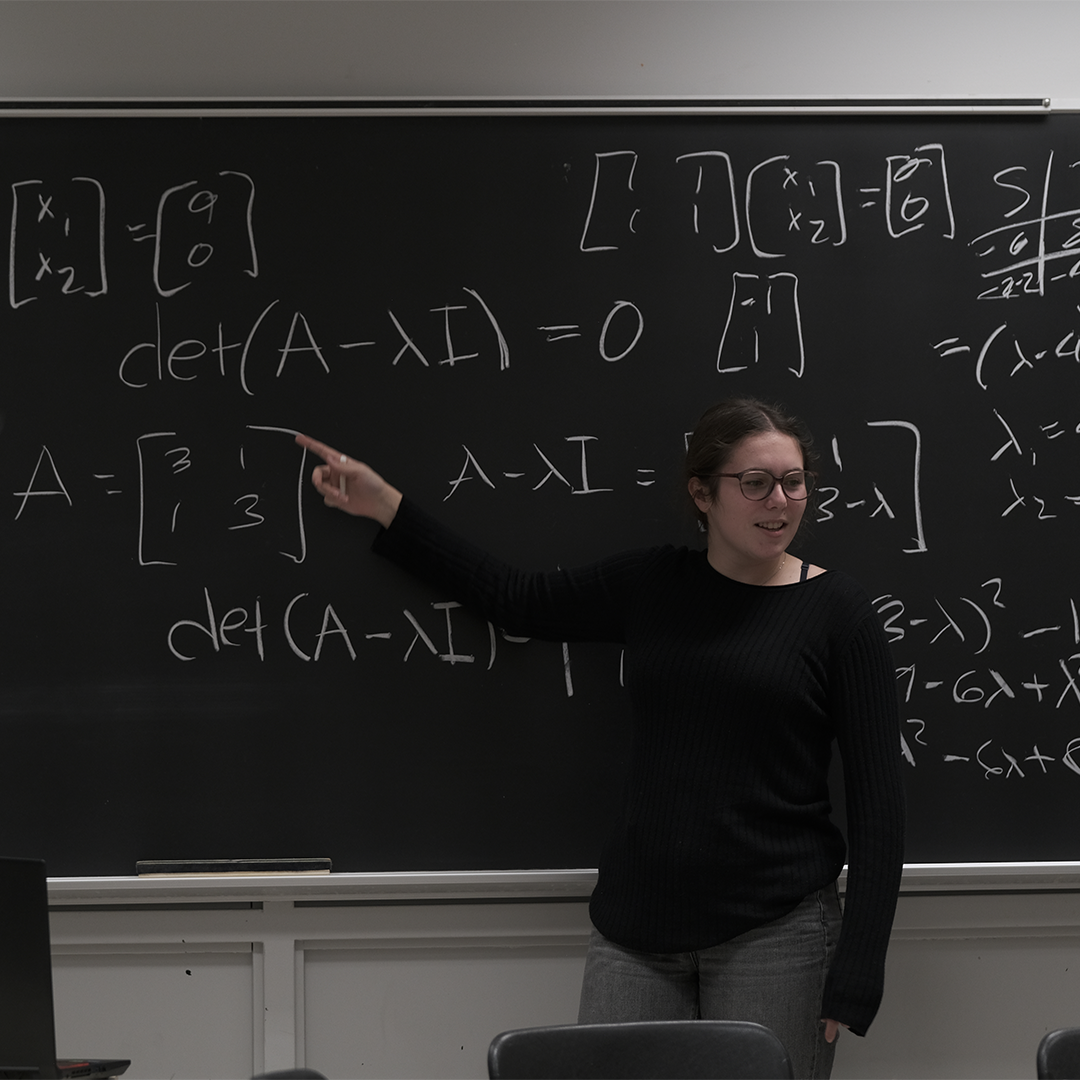 Photo d'une étudiante au baccalauréat en génie logiciel de Polytechnique Montréal