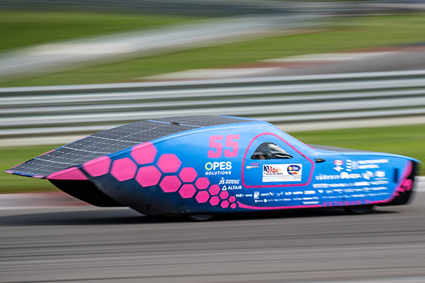 Voiture solaire de la société technique Esteban
