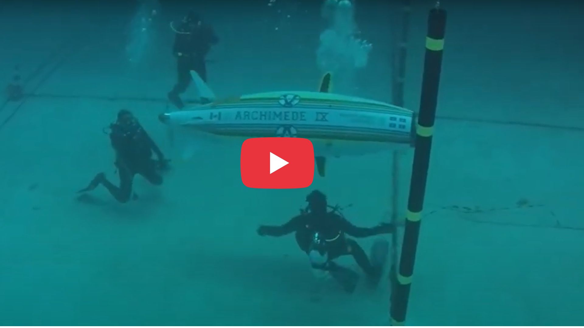 Des plongeurs accompagnent le sous-marin Archimède IX de Polytechnique Montréal  Vie étudiante