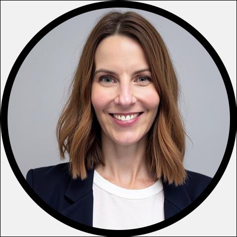 Jacqueline Wallace est directrice des Communications, relations externes et internationales