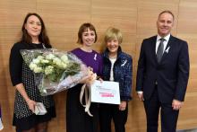 Left to right: Nathalie Provost, Polytechnique graduate injured during the 1989 tragedy and Godmother of the Order of the White Rose; Viviane Aubin, fourth recipient of the Order of the White Rose scholarship; Michèle Thibodeau-DeGuire, Principal and Chair of the Polytechnique Board of Directors, and Chair of the Order of the White Rose scholarship selection jury; François Bertrand, Deputy CEO and Academic and Research Director of Polytechnique Montréal. (Photo: Denis Bernier) Left to right: Nathalie Provost, Polytechnique graduate injured during the 1989 tragedy and Godmother of the Order of the White Rose; Viviane Aubin, fourth recipient of the Order of the White Rose scholarship; Michèle Thibodeau-DeGuire, Principal and Chair of the Polytechnique Board of Directors, and Chair of the Order of the White Rose scholarship selection jury; François Bertrand, Deputy CEO and Academic and Research Director of Polytechnique Montréal. (Photo: Denis Bernier)