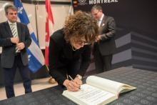 Bettina Hamelin, vice-présidente à la Direction des partenariats de recherche au CRSNG. Bettina Hamelin, vice-présidente à la Direction des partenariats de recherche au CRSNG.