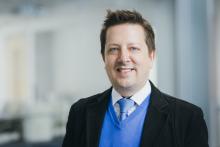 Frédéric Leblond, professeur associé au Département de génie physique de Polytechnique Montréal et chercheur au Centre de recherche du Centre hospitalier de l’Université de Montréal (CRCHUM). (Photo : Caroline Perron)