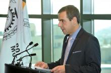 Steven Chamberland, directeur des affaires académiques et de la vie étudiante et maître de cérémonie de l'événement.