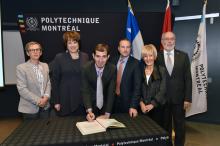 De gauche à droite : Sophie Hosatte-Ducassy, directrice, groupe Bâtiments de CanmetÉNERGIE; Hélène David, ministre responsable de l’Enseignement supérieur au gouvernement du Québec; Benoît Courcelles, professeur adjoint au Département des génies civil, géologique et des mines de Polytechnique Montréal; Philippe Pasquier, professeur agrégé au Département des génies civil, géologique et des mines de Polytechnique Montréal; Michèle Thibodeau-DeGuire, présidente du conseil d’administration de Polytechnique Mont