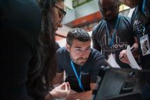 Des participants au marathon de programmation Hackatown 2017 tenu à Polytechnique Montréal les 4 et 5 février 2017. (Crédit photo : Loïc Bellemare-Alford, PolyPhoto)