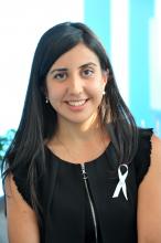 Tara Gholami, première récipiendaire de la bourse de l'Ordre de la rose blanche